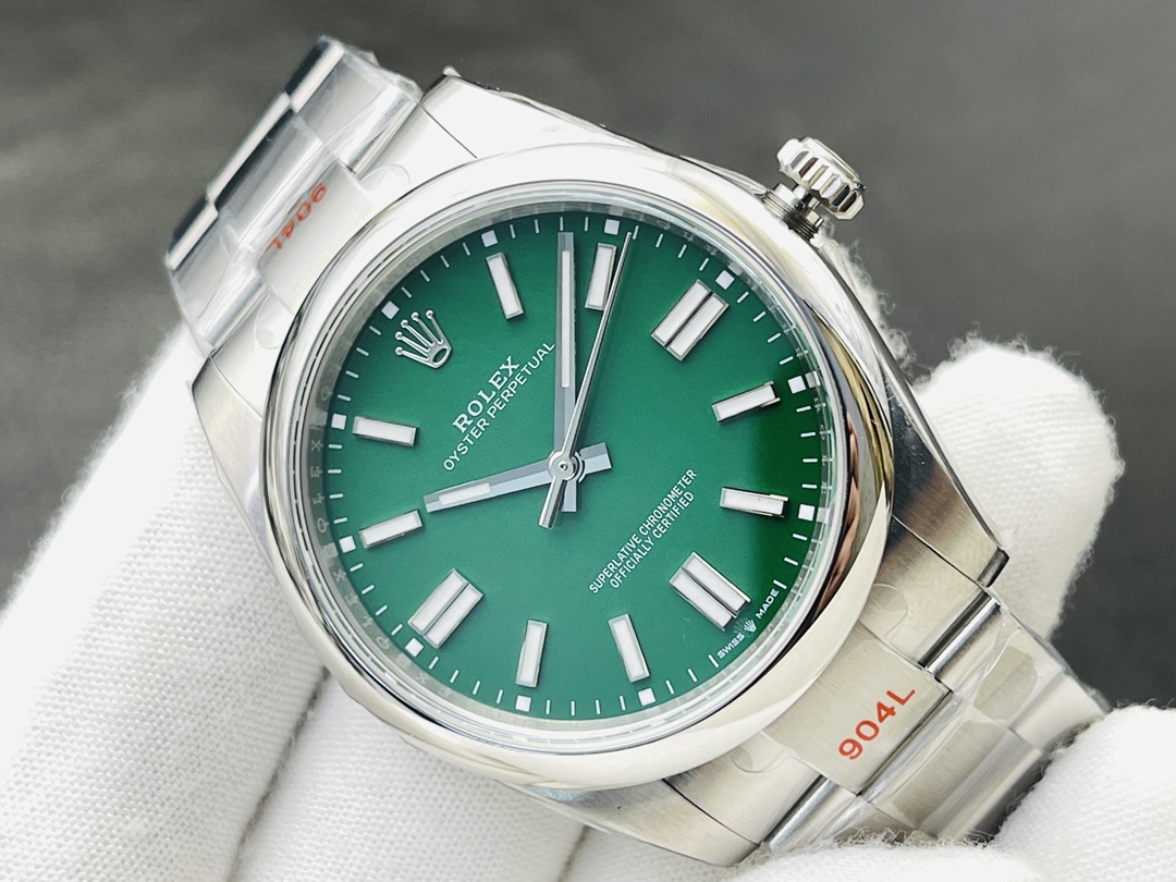 Rolex Oyster Perpetual m124300-0008